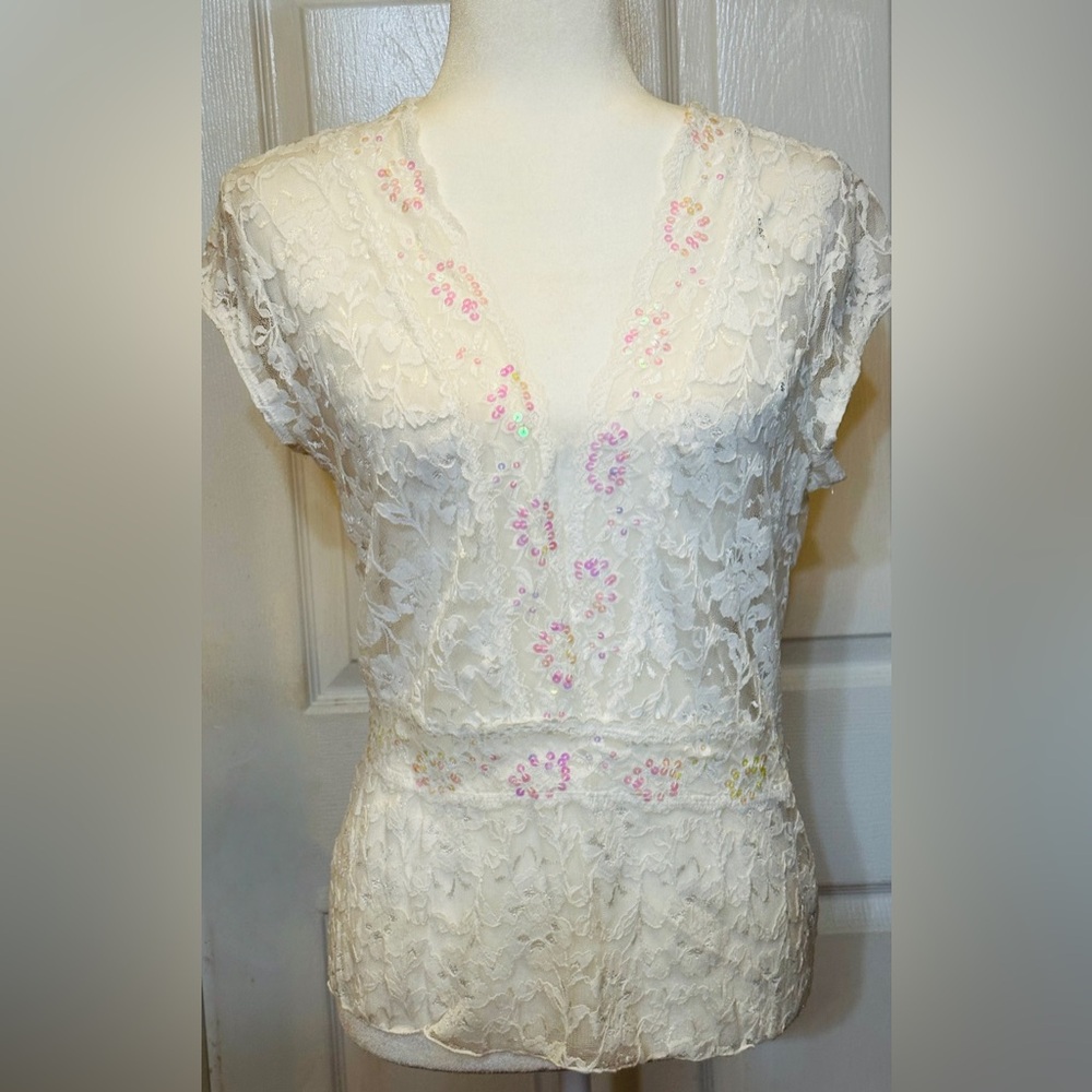 Rampage top lace plunging v-neck white pink sequins slight sleeves size Large